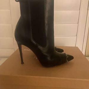 Christian Louboutin Banjo 100 patent booties